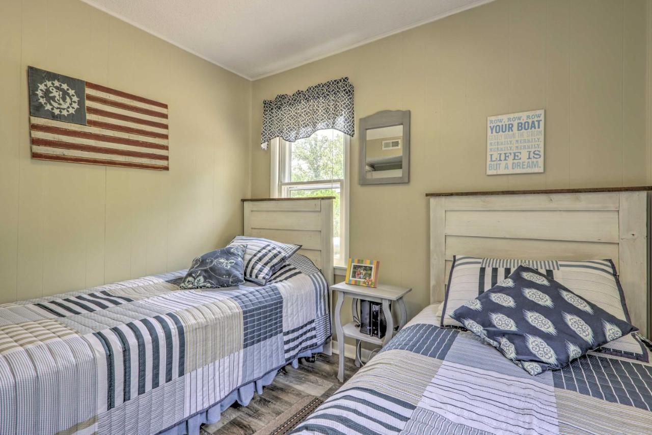 Cheerful Camdenton Cottage Steps To Lake! Εξωτερικό φωτογραφία